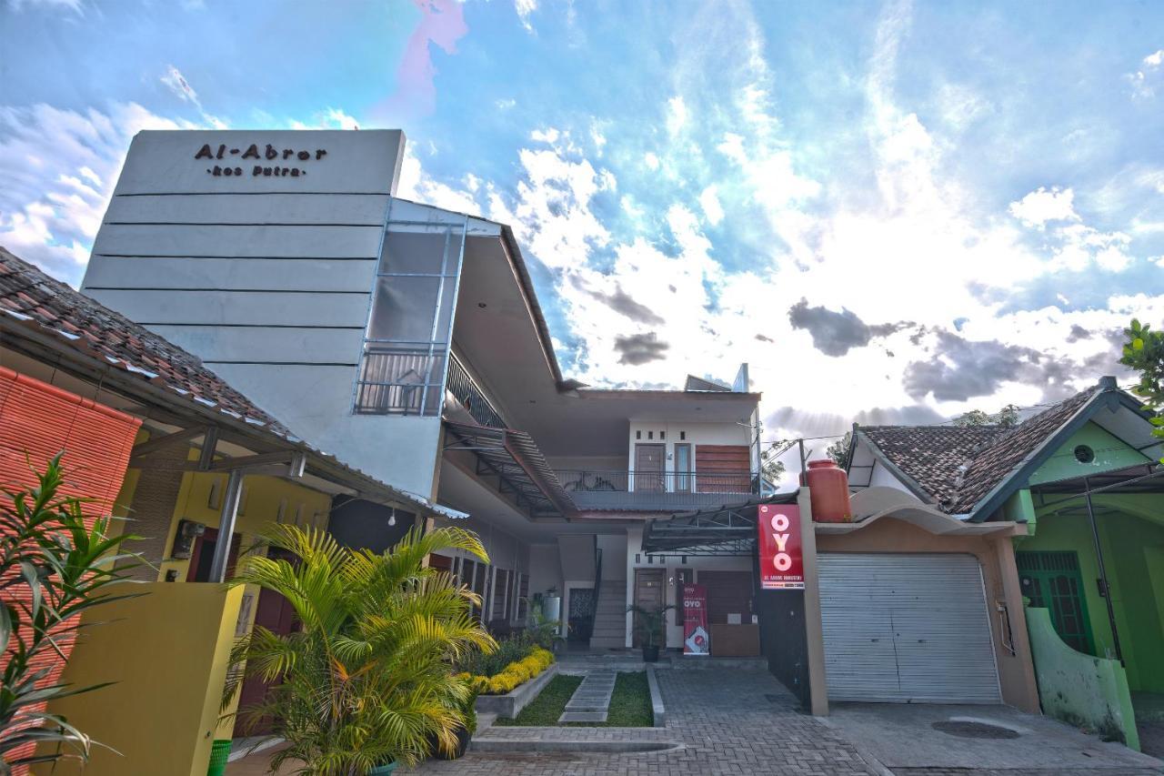 Al Abror Homestay Mandala Krida Mitra Reddoorz Yogyakarta Esterno foto