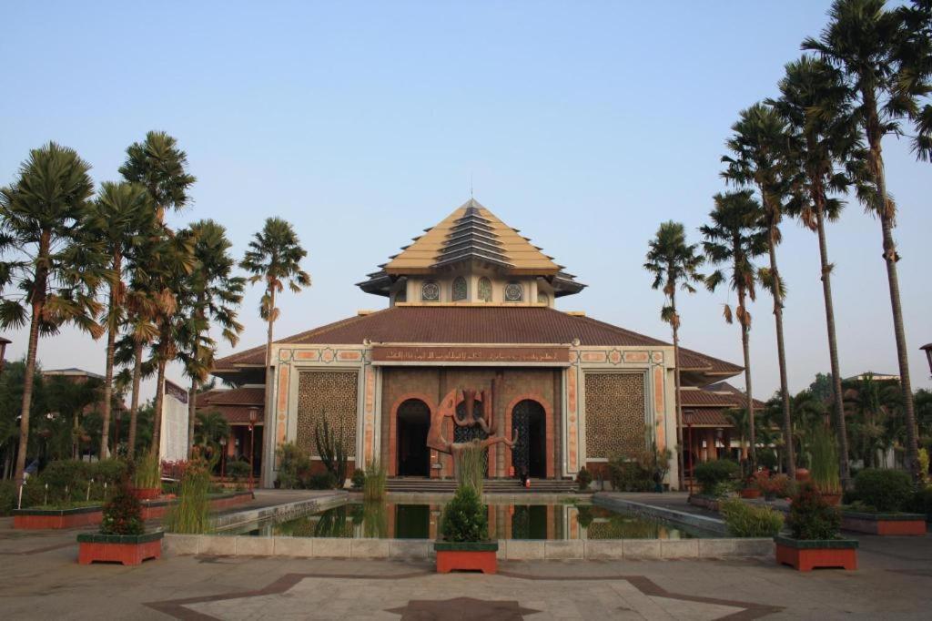 Al Abror Homestay Mandala Krida Mitra Reddoorz Yogyakarta Esterno foto