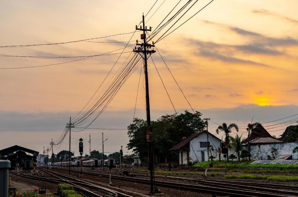 Al Abror Homestay Mandala Krida Mitra Reddoorz Yogyakarta Esterno foto