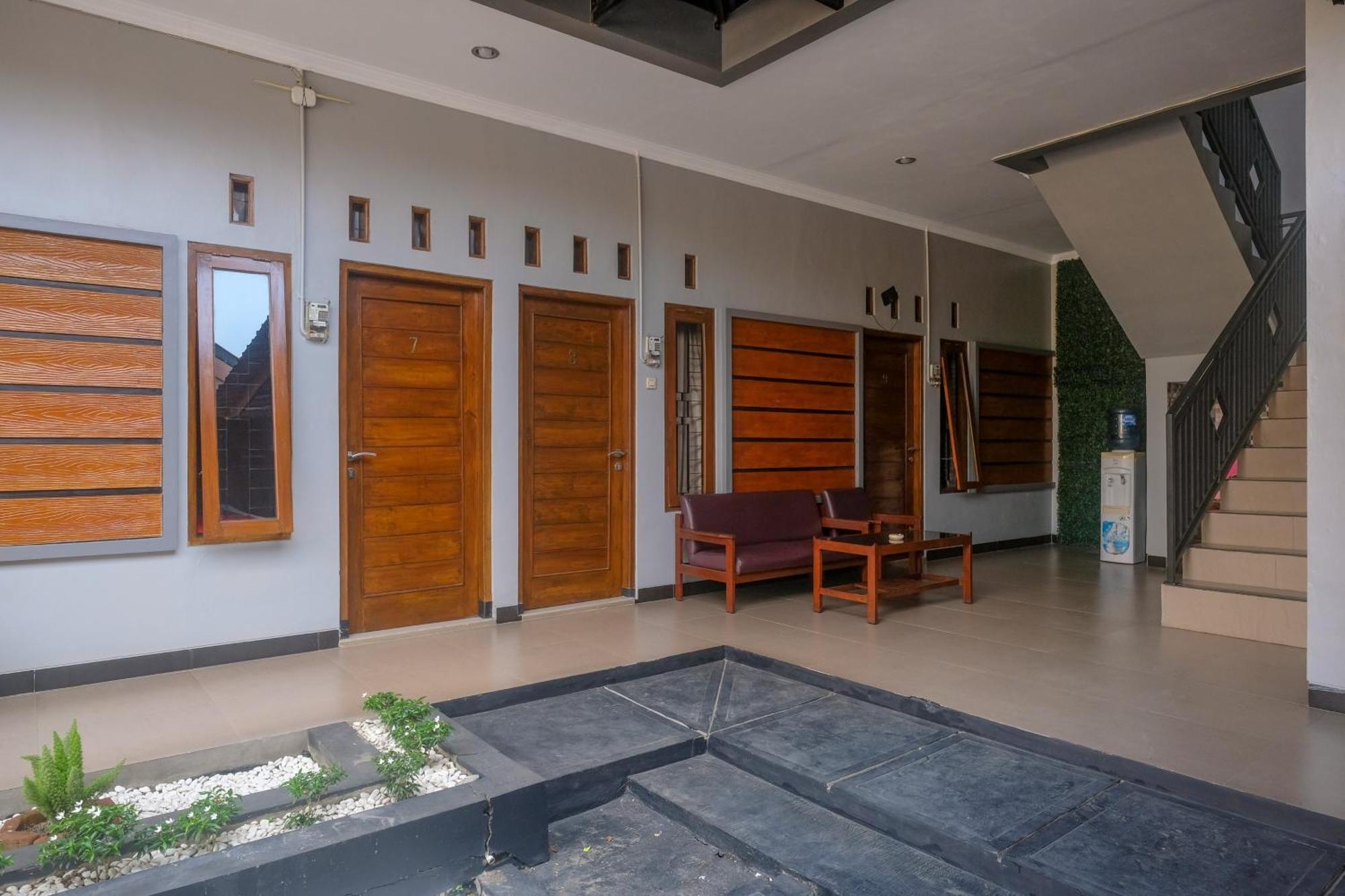 Al Abror Homestay Mandala Krida Mitra Reddoorz Yogyakarta Esterno foto