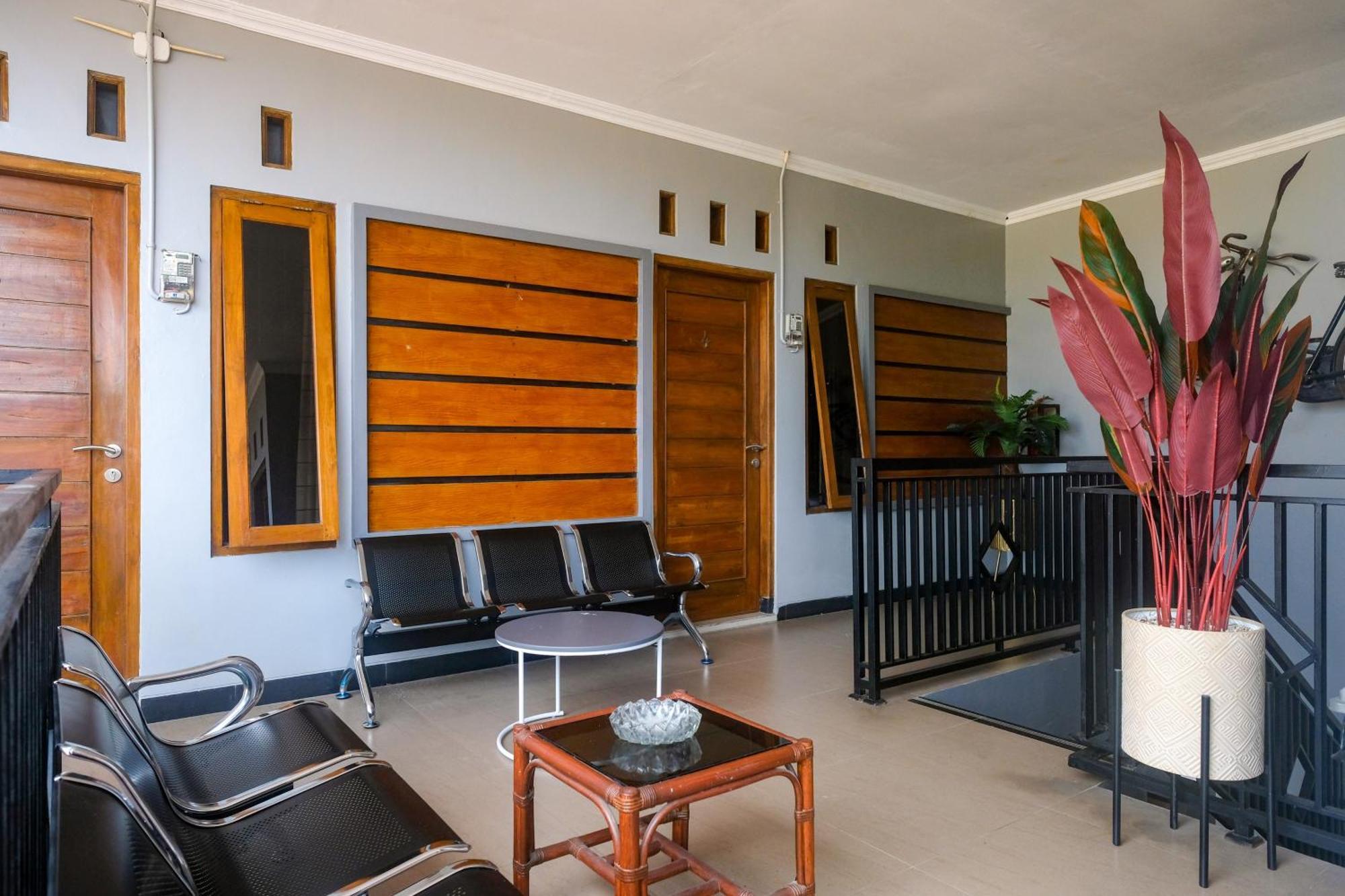 Al Abror Homestay Mandala Krida Mitra Reddoorz Yogyakarta Esterno foto