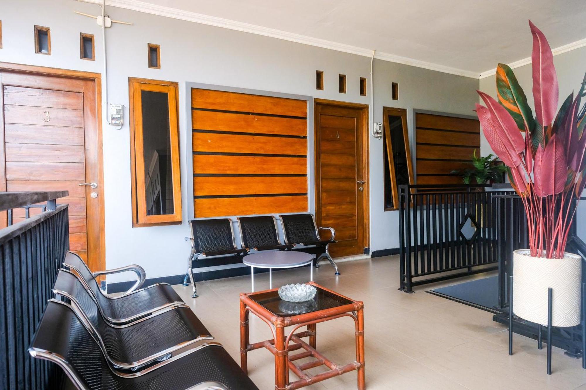 Al Abror Homestay Mandala Krida Mitra Reddoorz Yogyakarta Esterno foto