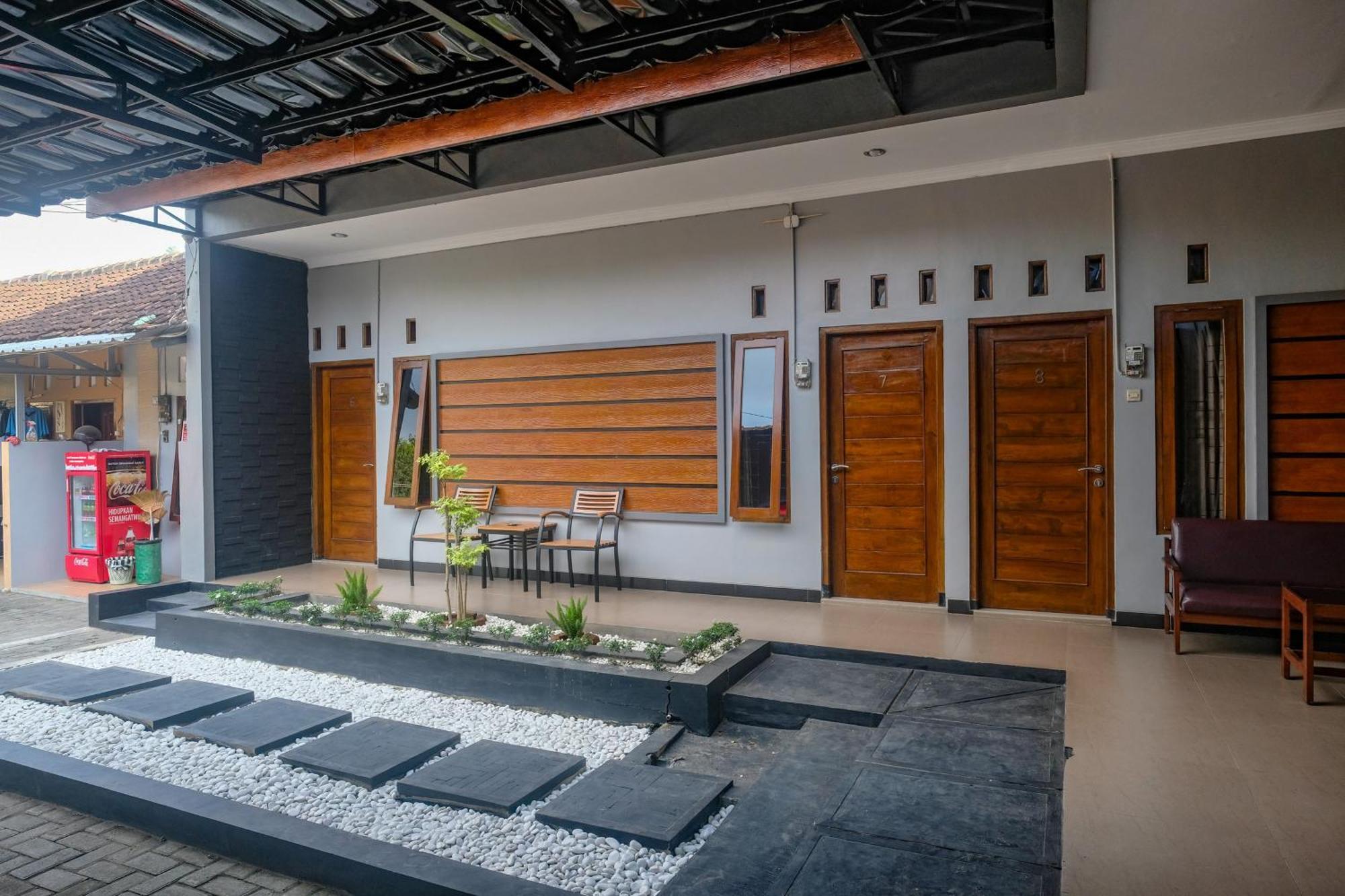 Al Abror Homestay Mandala Krida Mitra Reddoorz Yogyakarta Esterno foto