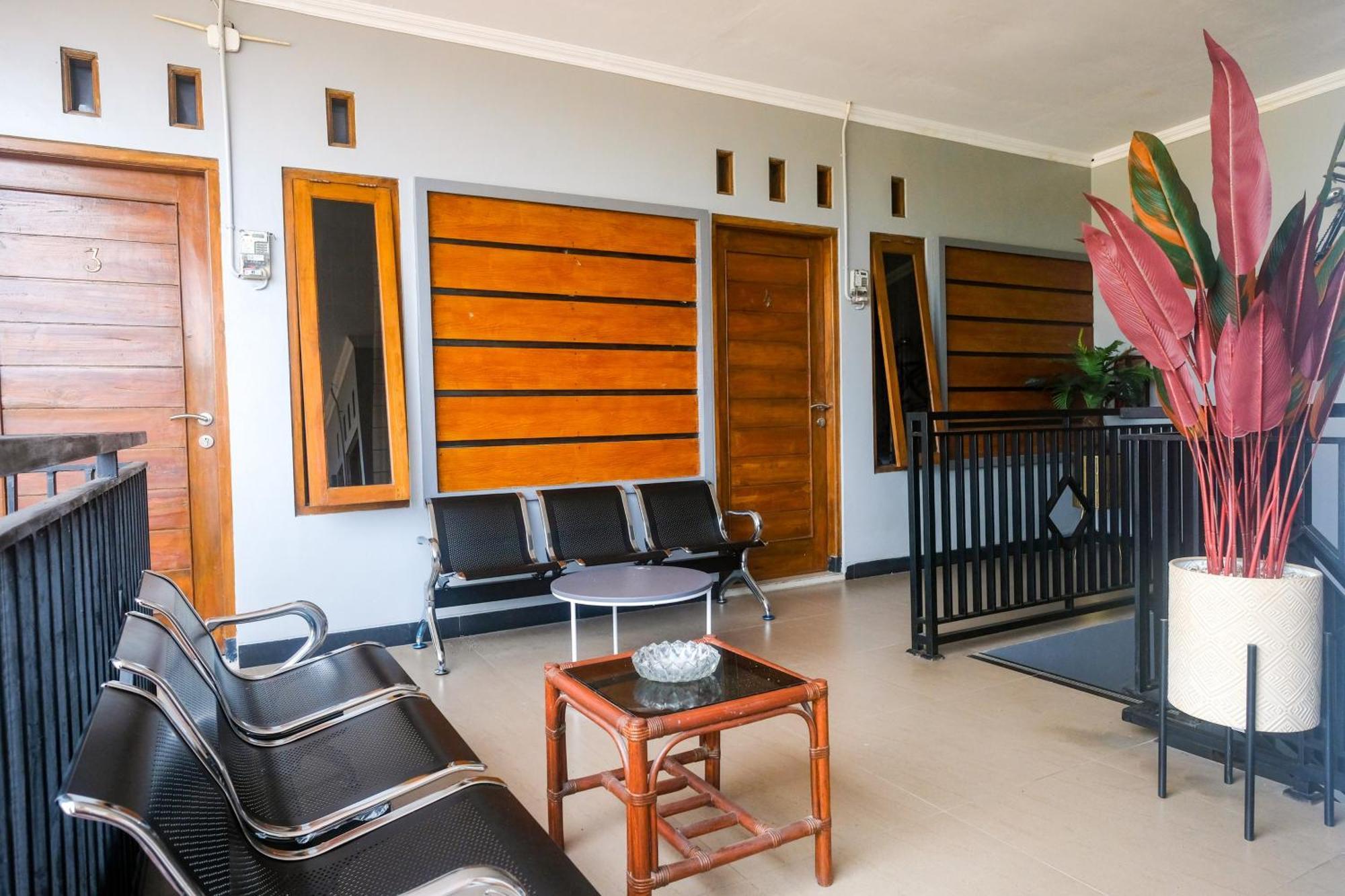 Al Abror Homestay Mandala Krida Mitra Reddoorz Yogyakarta Esterno foto