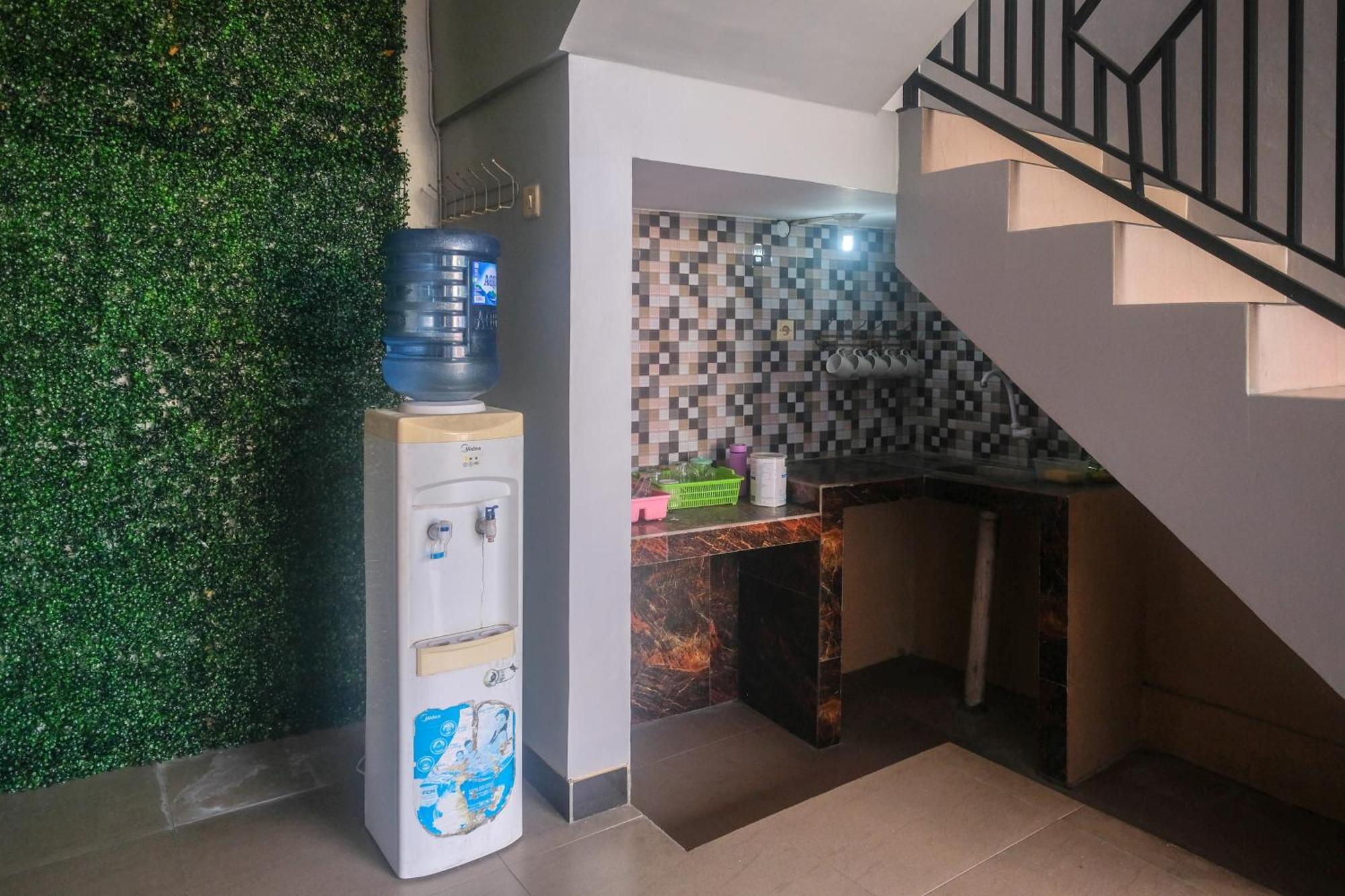 Al Abror Homestay Mandala Krida Mitra Reddoorz Yogyakarta Esterno foto