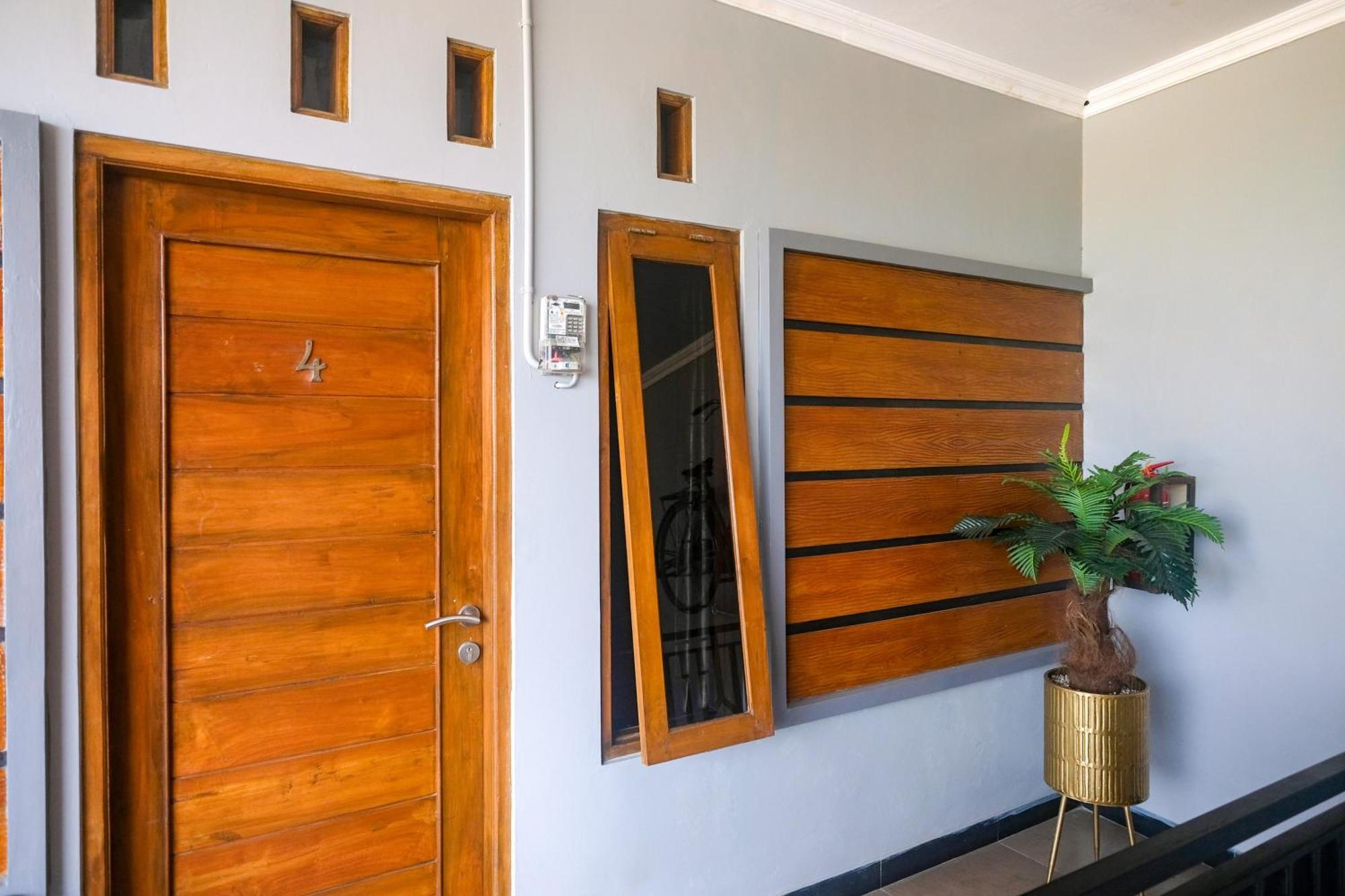 Al Abror Homestay Mandala Krida Mitra Reddoorz Yogyakarta Esterno foto
