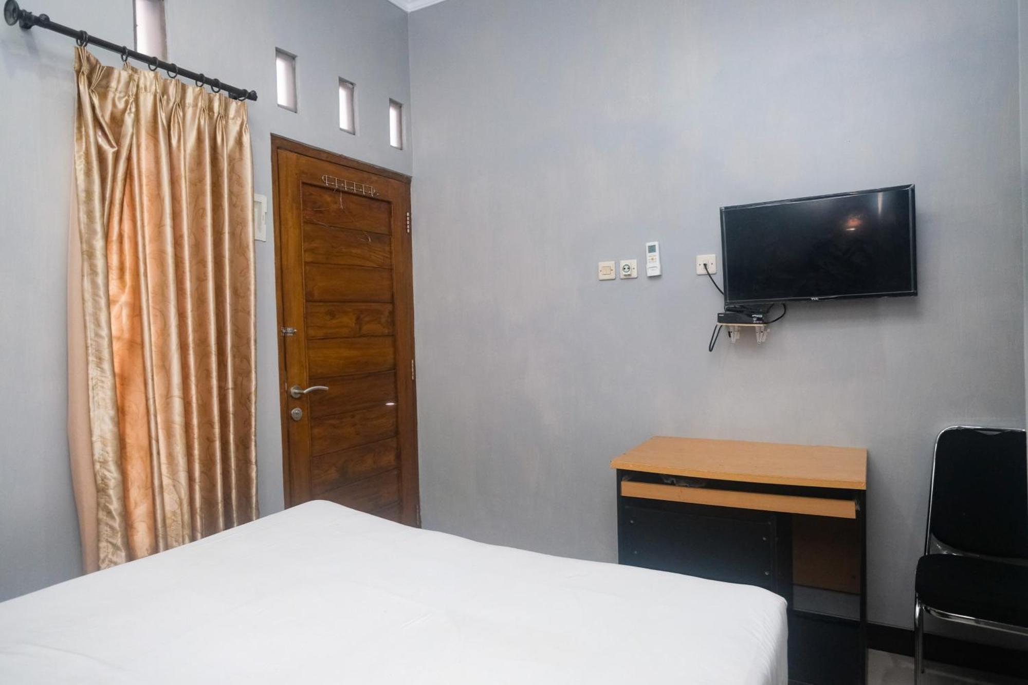 Al Abror Homestay Mandala Krida Mitra Reddoorz Yogyakarta Esterno foto