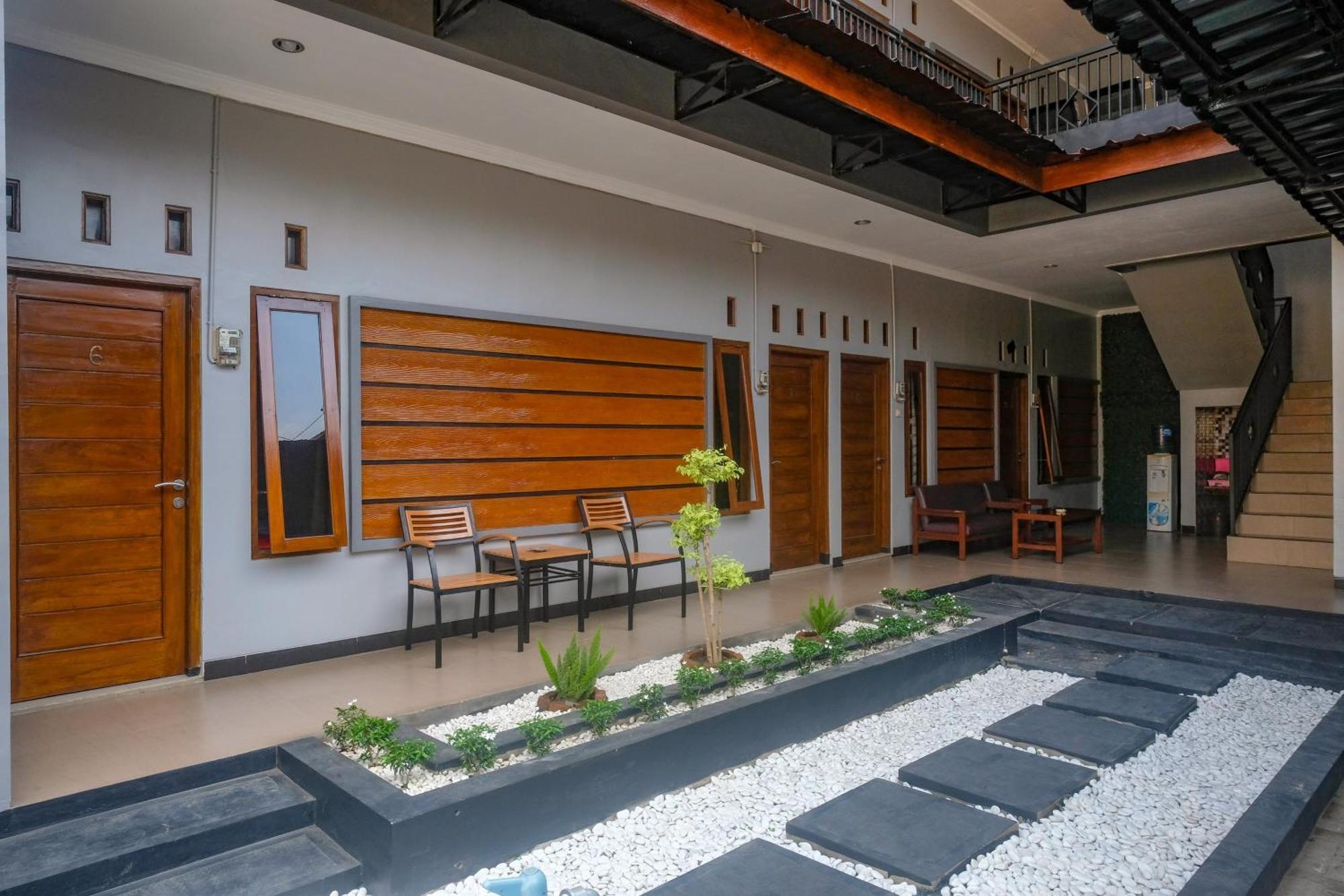 Al Abror Homestay Mandala Krida Mitra Reddoorz Yogyakarta Esterno foto