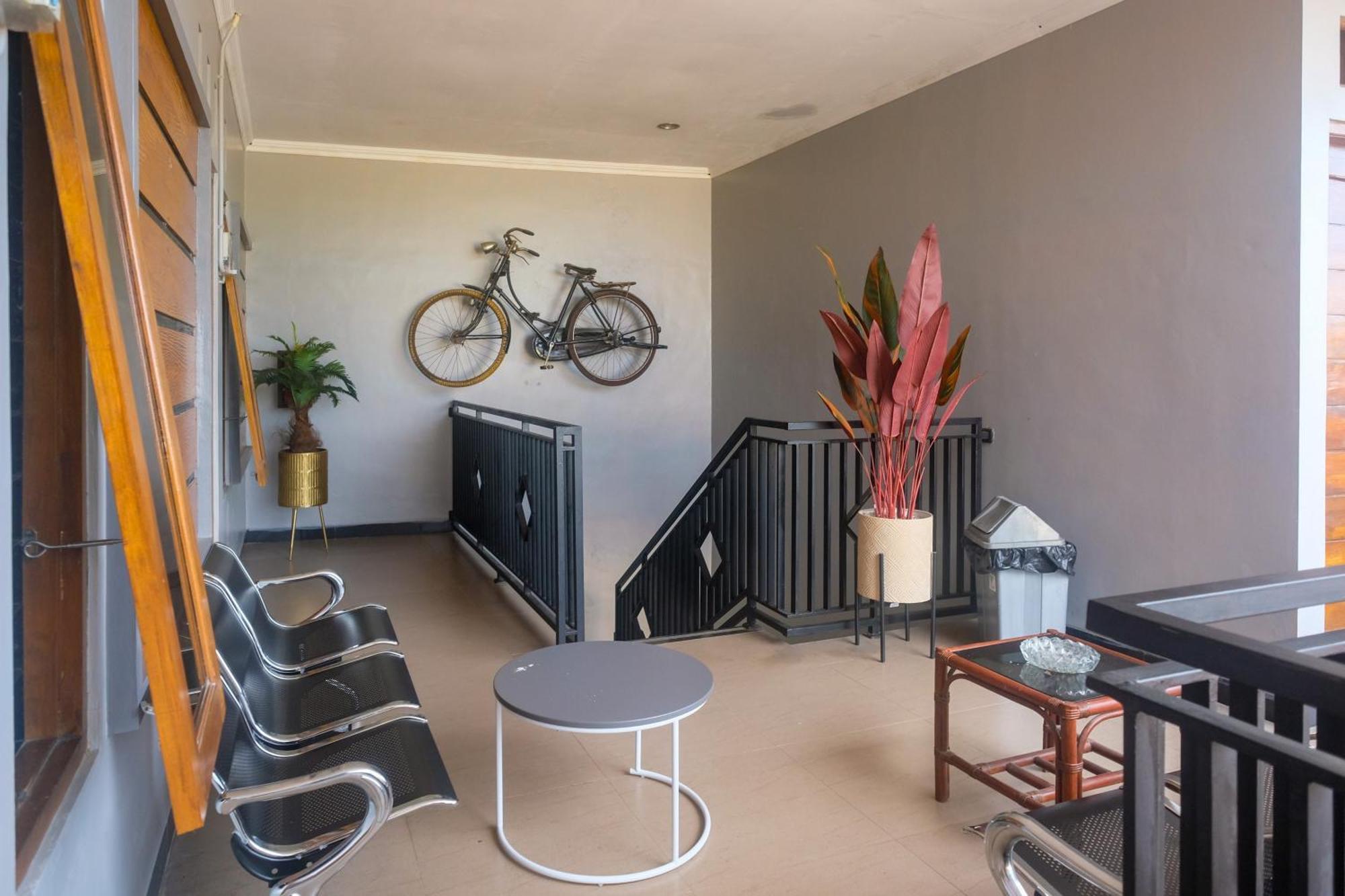 Al Abror Homestay Mandala Krida Mitra Reddoorz Yogyakarta Esterno foto