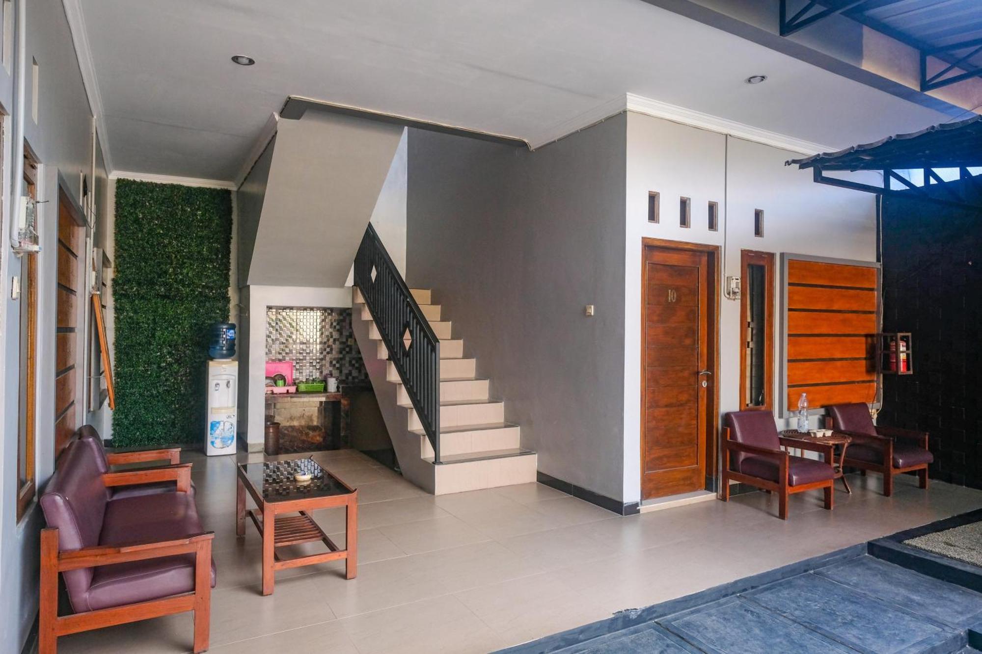Al Abror Homestay Mandala Krida Mitra Reddoorz Yogyakarta Esterno foto